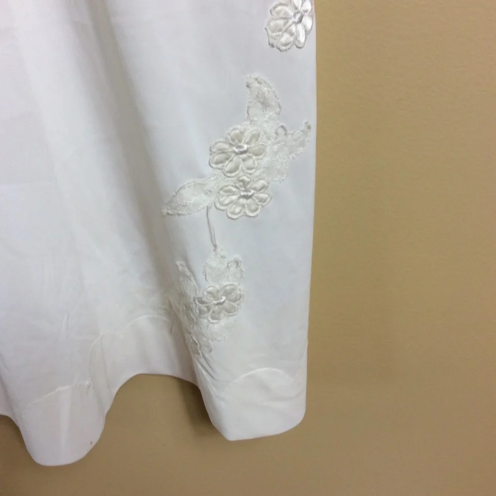 Vintage shadowline cream slip. 36. Medium embroidered floral - Picture 5 of 8